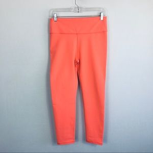 Fabletics Lisette Capri Volleyball High Waisted 7/8 Soccer Practice UPF 50